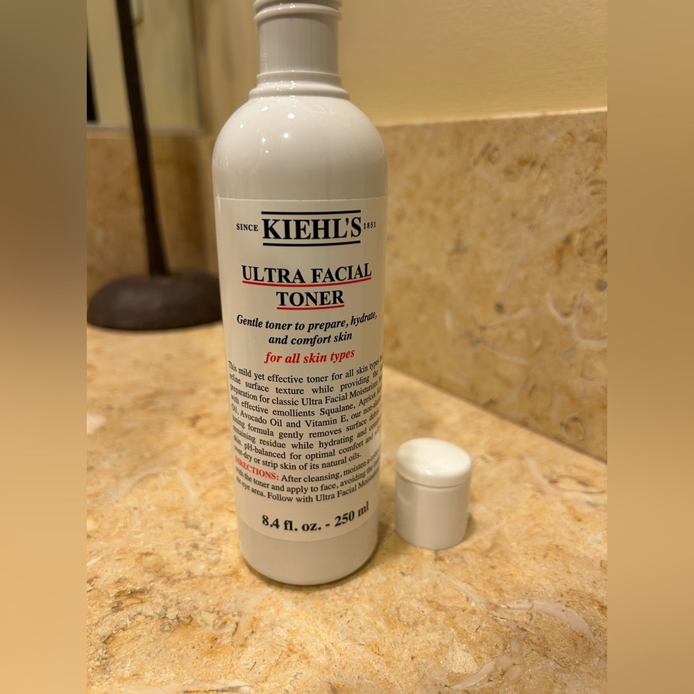 Kiehl's NWT Ultra Facial Toner - Picture 3 of 5